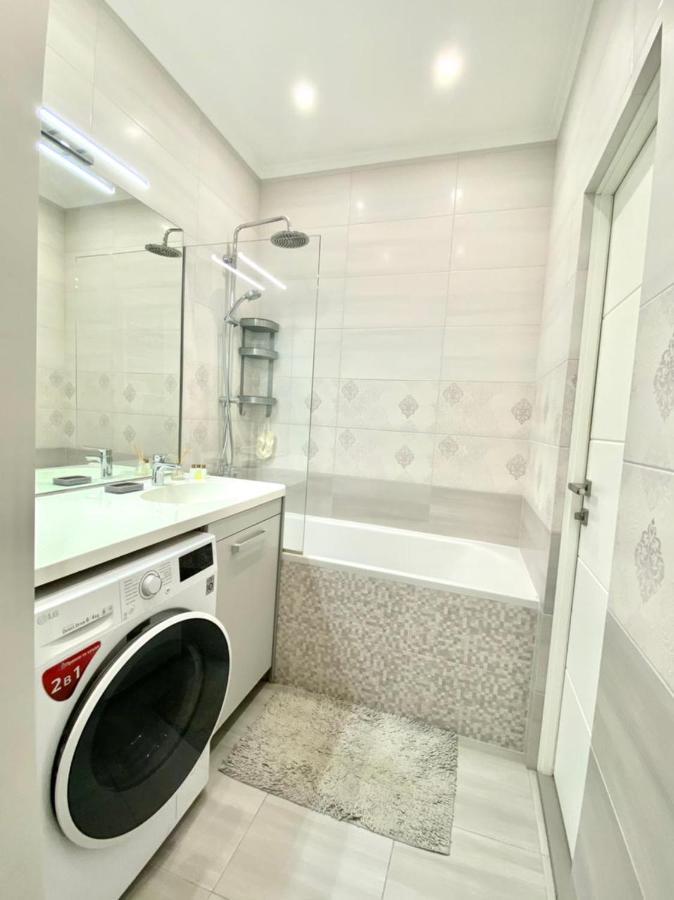 Vip Apartment In Odessa 外观 照片